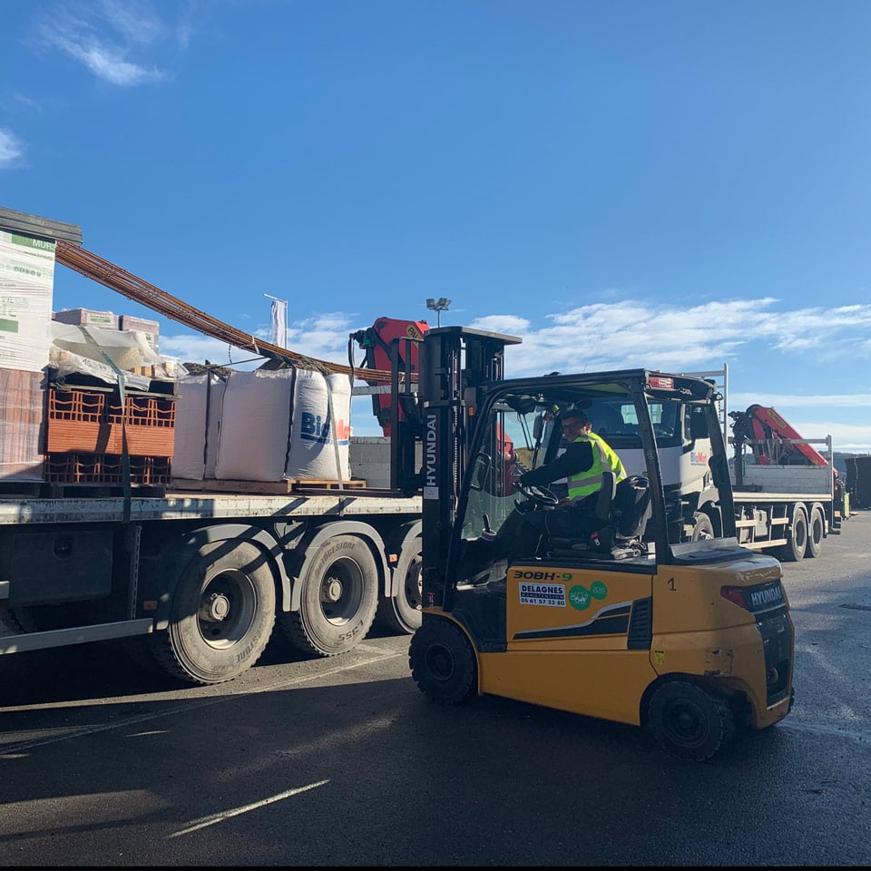 bigmat-electric-forklift-low