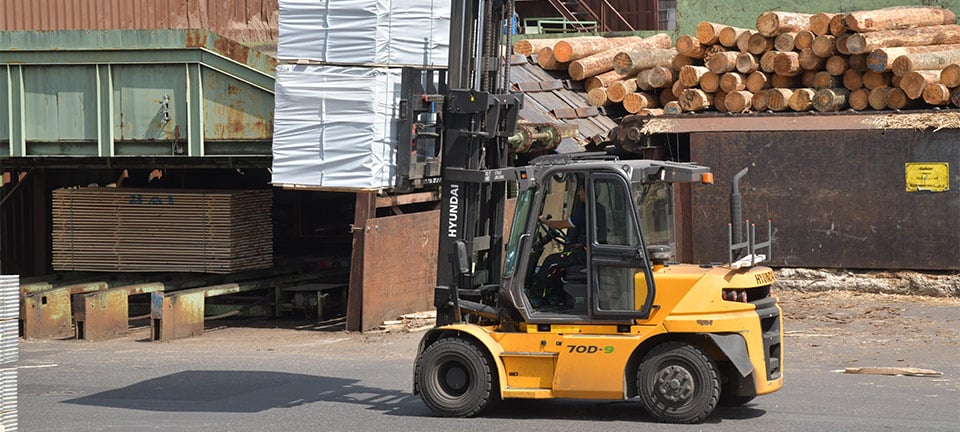 hyundai70d-9-lifting-timber-ziegler